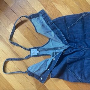 Oat- tie overalls. Small